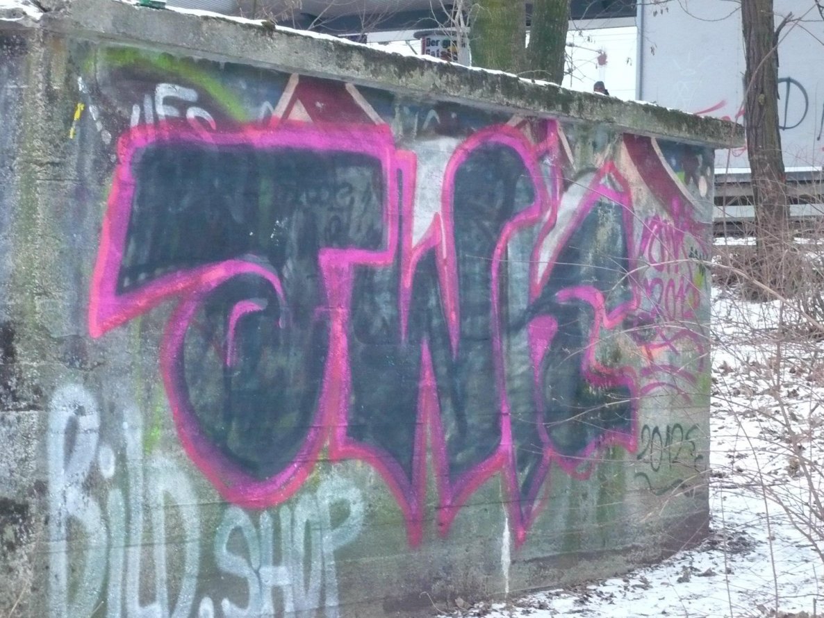 Graffiti Bombing in Hamburg - Photo by Fusseloner - twk
