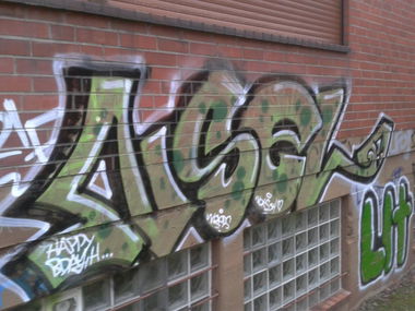 Graffiti Bombing in Kassel - Photo by Fusseloner - nsel, insel, noks34