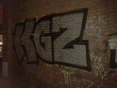 Graffiti Bombing in Hamburg - Photo by Fusseloner - kgz, bk