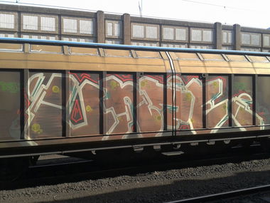 Graffiti Train in Kassel - Photo by Fusseloner - unze
