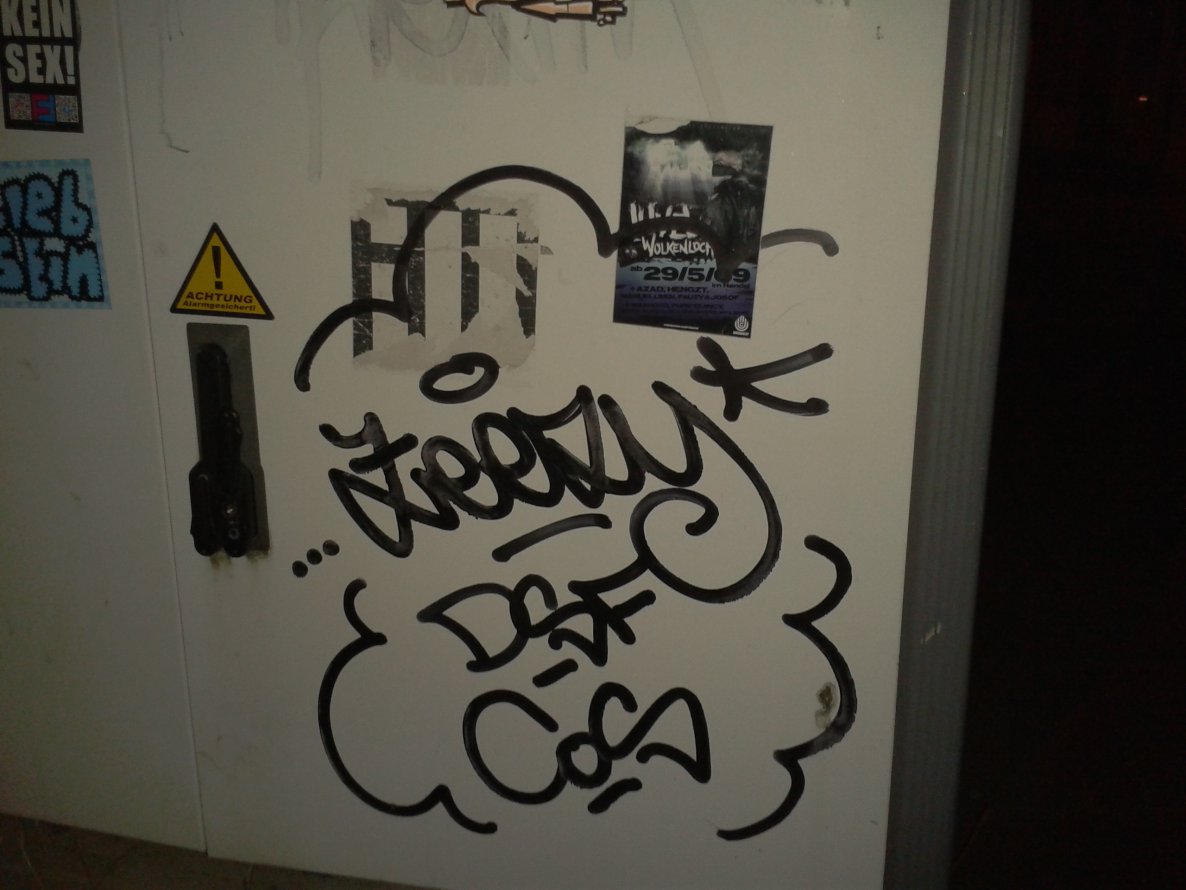 Graffiti Artwork in Hamburg - Photo by Fusseloner - zztop, cos, dsf