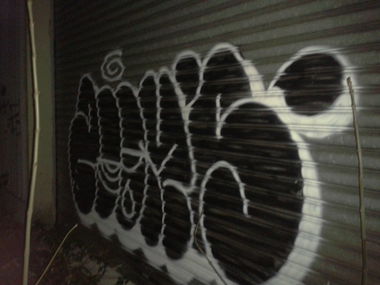 Graffiti Bombing in Kassel - Photo by Fusseloner - zoom, mare