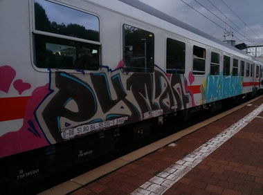 Graffiti Train in Kassel - Photo by Fusseloner - eyman, kiosk