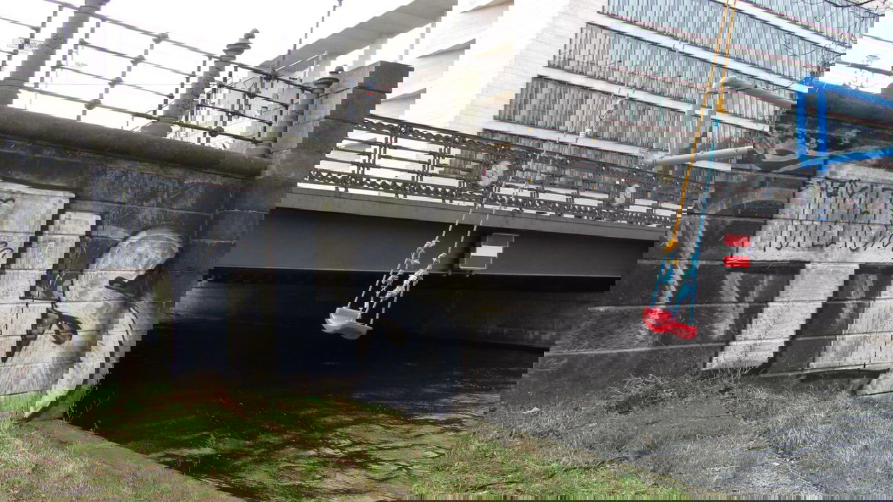 Graffiti Bombing - Photo by Fusseloner - tls, toylets