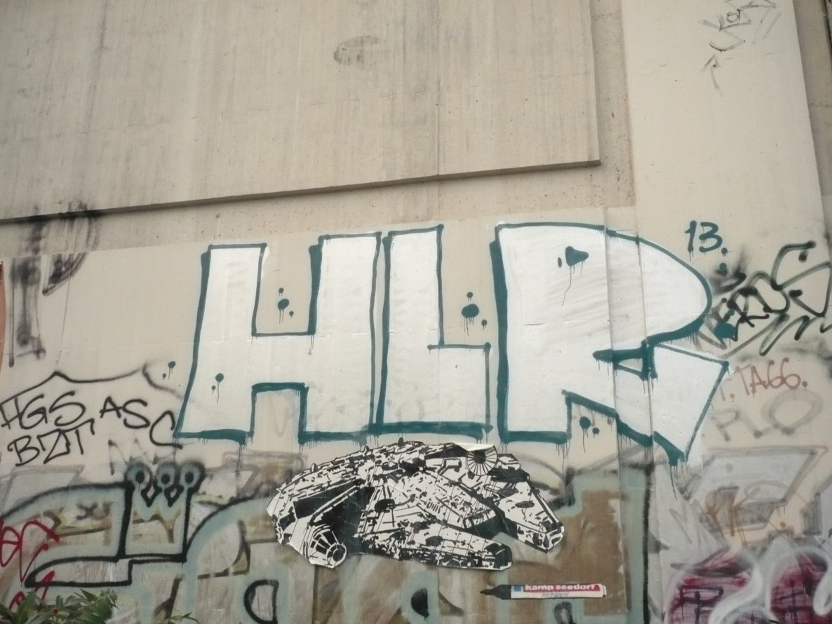 Graffiti Bombing in Berlin - Photo by Fusseloner - hlr