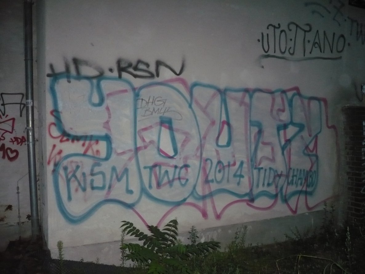 Graffiti Bombing in Berlin - Photo by Fusseloner - youtz, twc, ksm