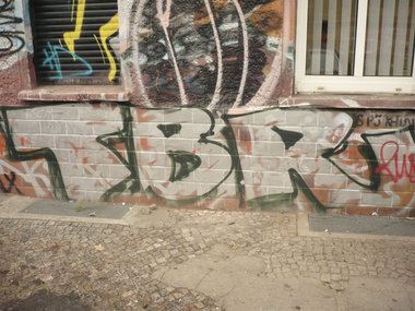 Graffiti Bombing in Berlin - Photo by Fusseloner - tbr
