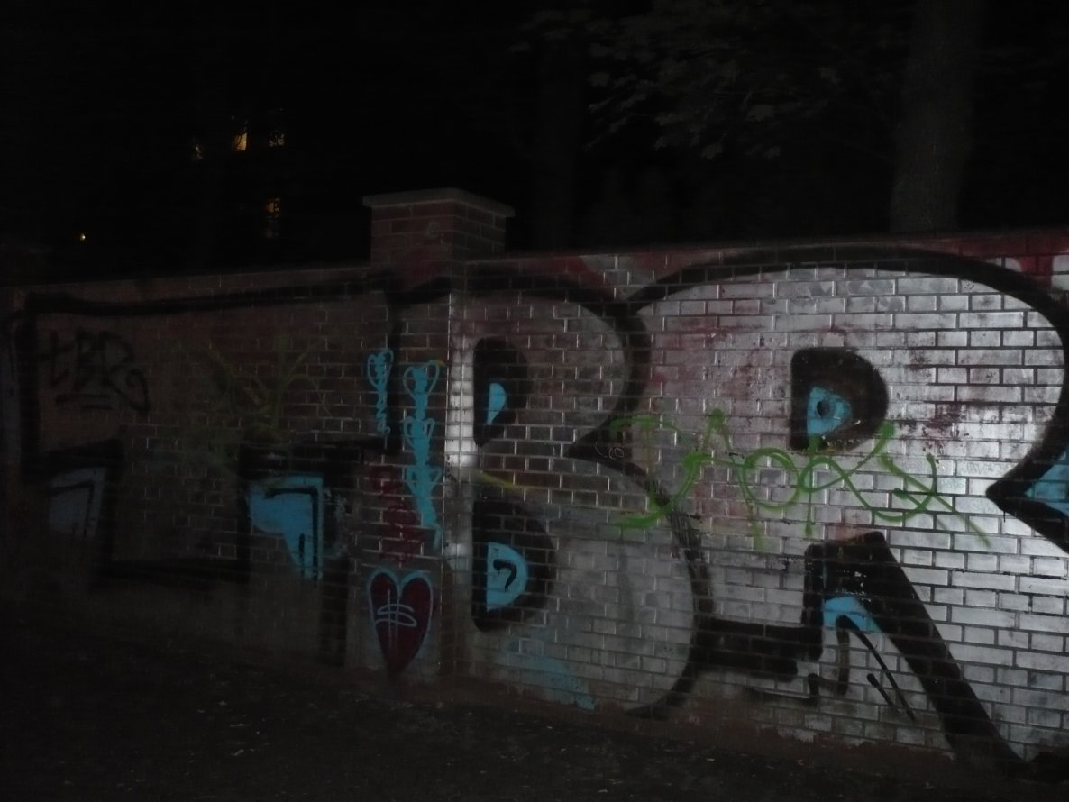 Graffiti Bombing in Berlin - Photo by Fusseloner - tbr