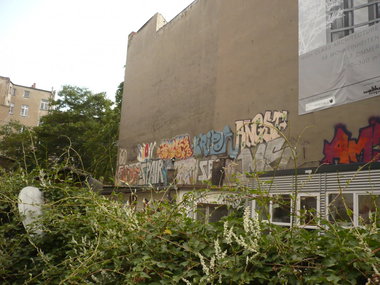 Graffiti Bombing in Berlin - Photo by Fusseloner - spair, angst, orion