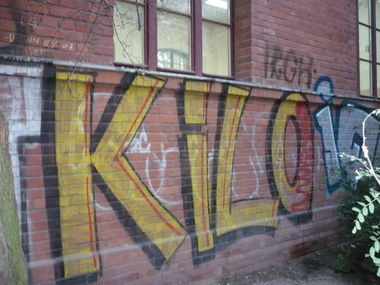 Graffiti Bombing in Berlin - Photo by Fusseloner - kilo, irgh