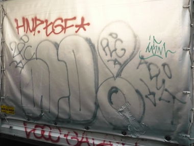 Graffiti Bombing in Berlin - Photo by Fusseloner - adult, locc, galaxee