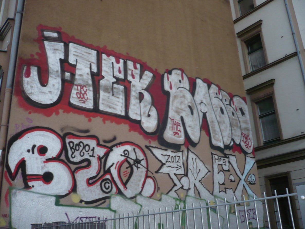 Graffiti Bombing in Berlin - Photo by Fusseloner - jtek, babbo, bozo