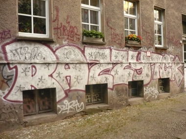 Graffiti Bombing in Berlin - Photo by Fusseloner - razzy, tck, tbr
