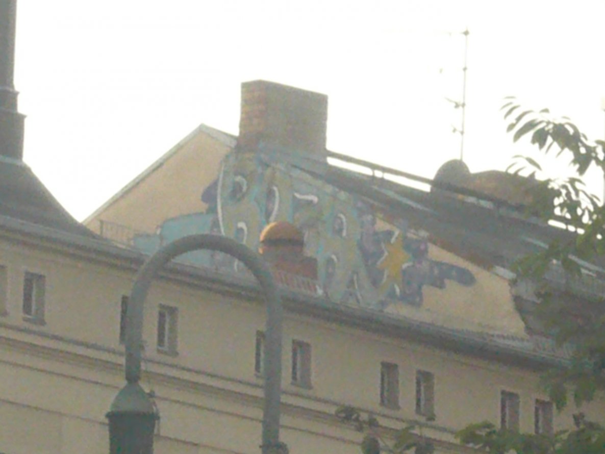 Graffiti Bombing in Berlin - Photo by Fusseloner - roza, tls, ctm