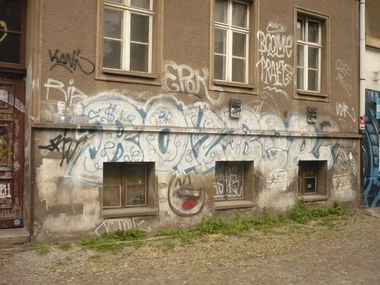 Graffiti Bombing in Berlin - Photo by Fusseloner - bomber, tbr, tck