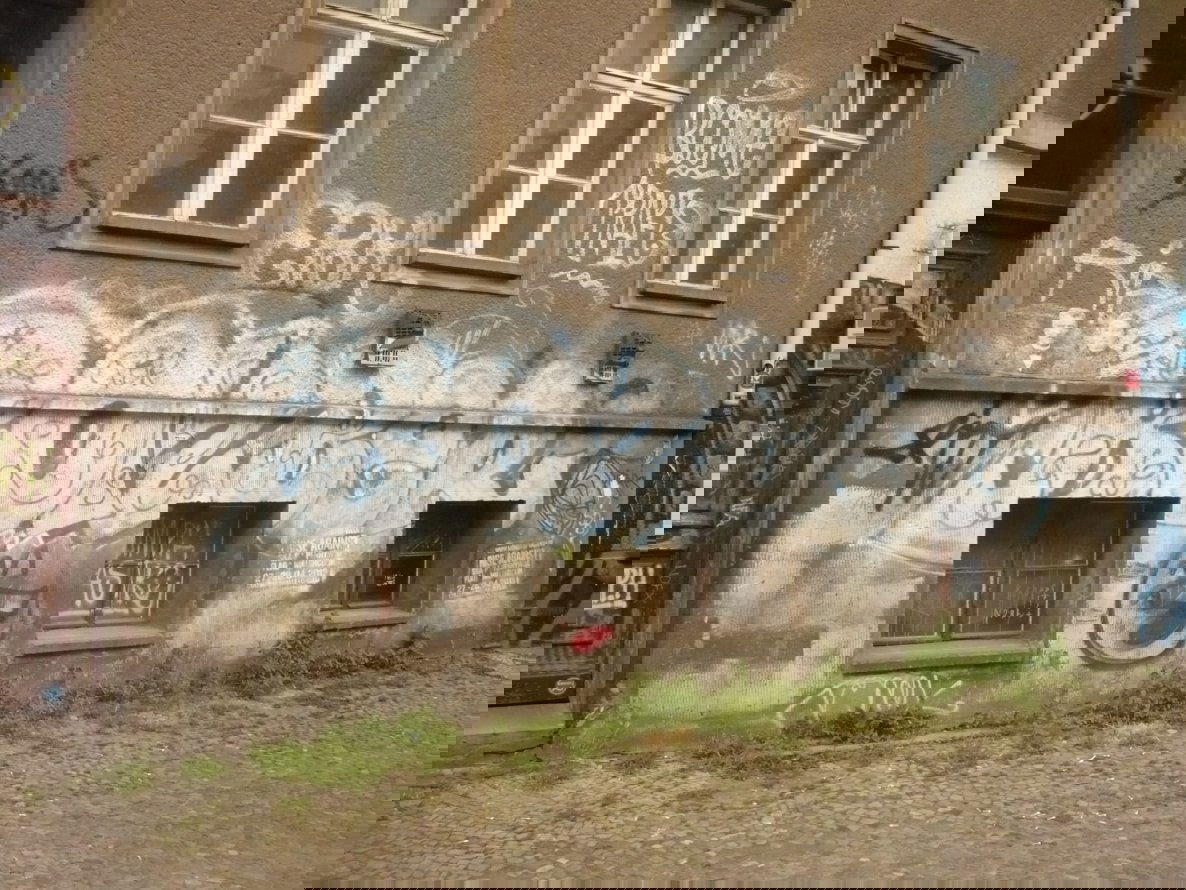 Graffiti Bombing in Berlin - Photo by Fusseloner - bomber, tbr, tck