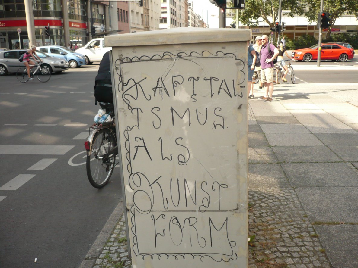 Graffiti Bombing in Berlin - Photo by Fusseloner - roza, tls