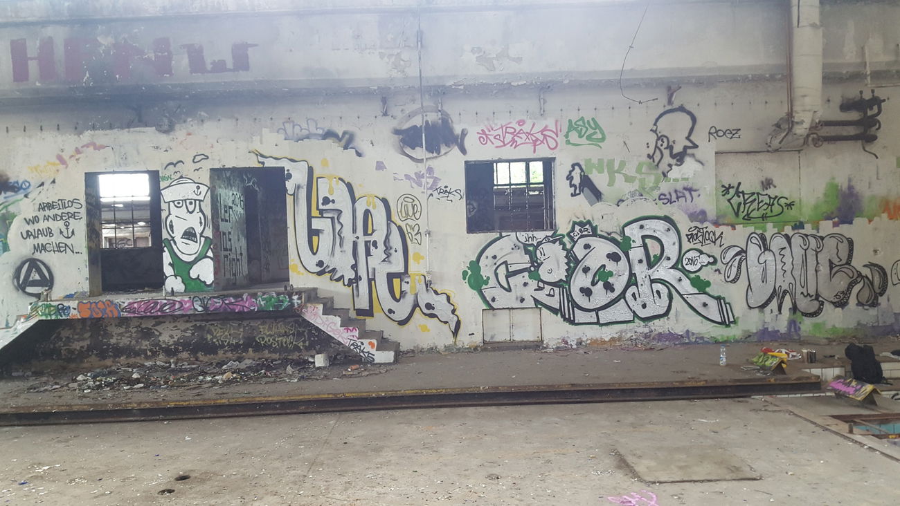 Graffiti Wall - Photo by Future - ciorlofelove (2016)