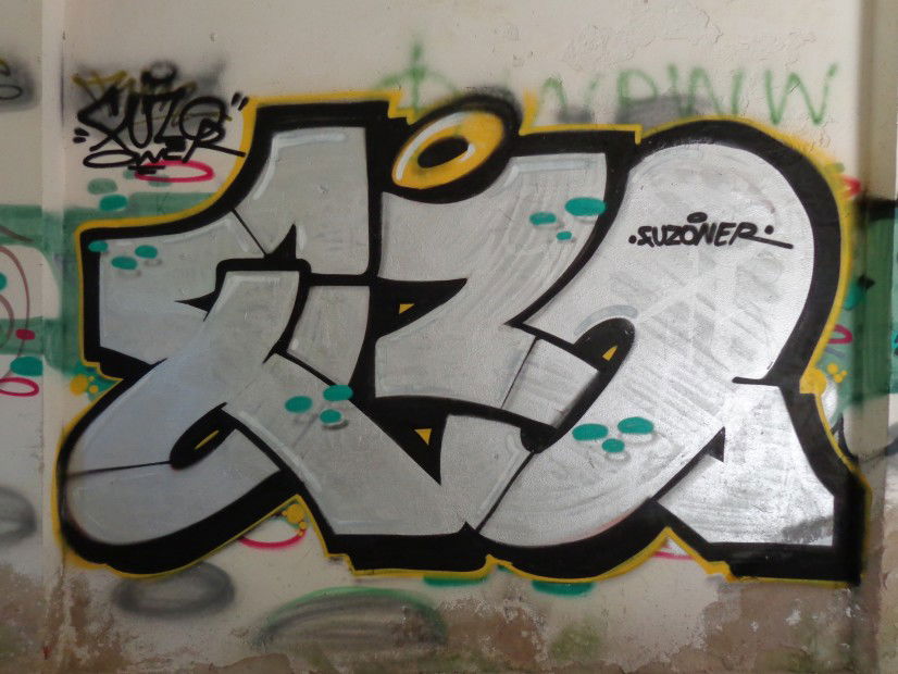 Graffiti Wall - Photo by Fuzoner