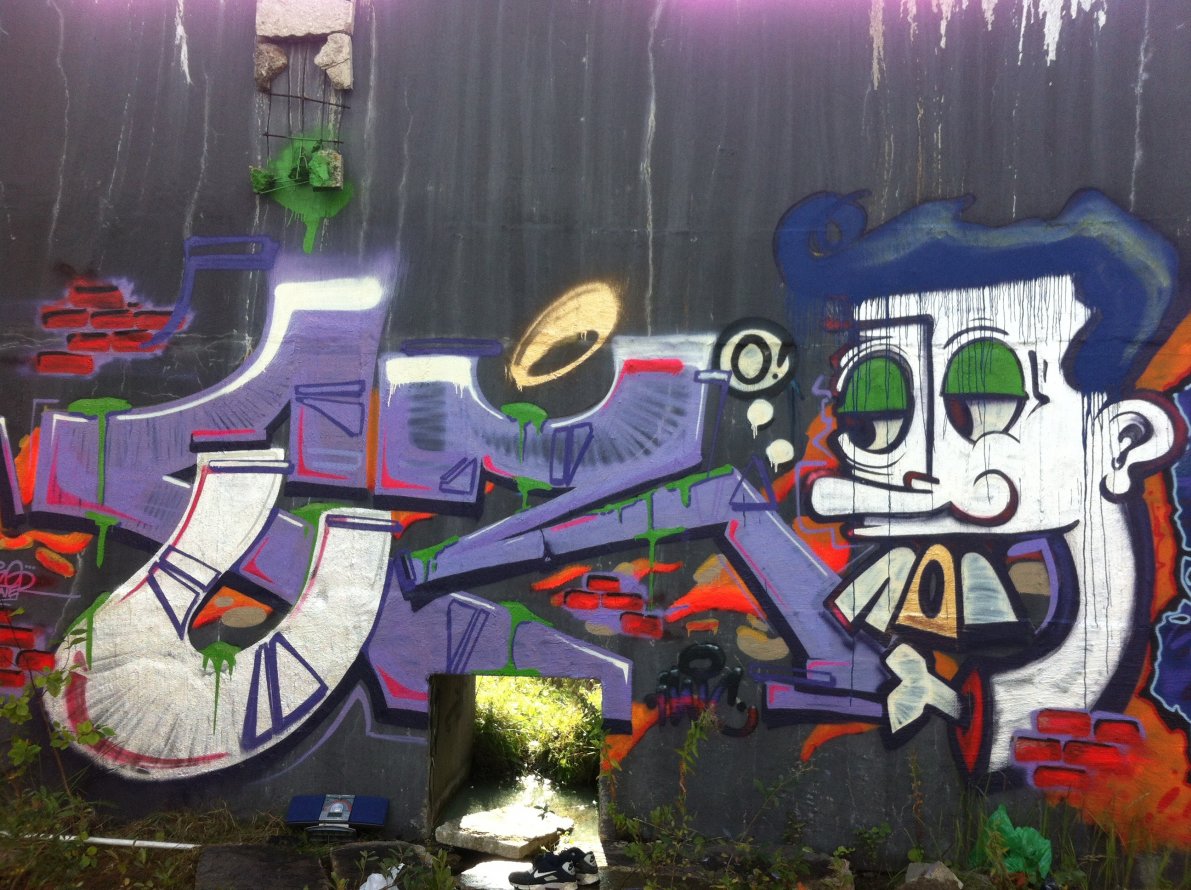 Graffiti Wall - Photo by Fuzoner - Fuzo, iwc (2013)