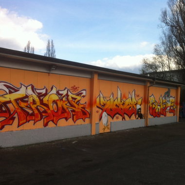 Graffiti Wall - Photo by G0Tt - tron, sucker, rokoe