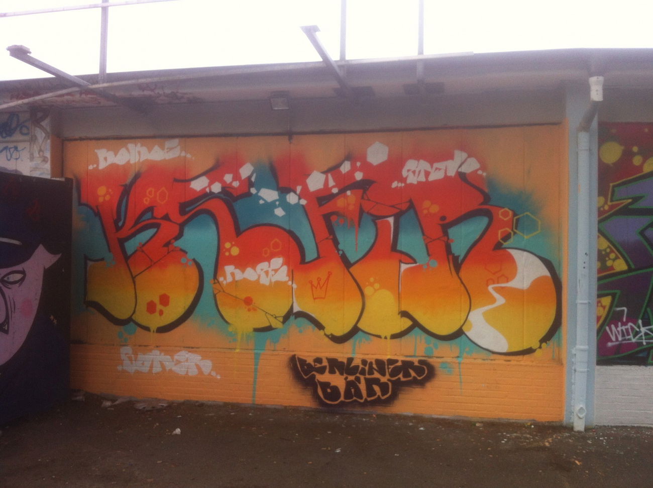 Graffiti Wall - Photo by G0Tt - kefir, rokoe, cocktailcolors