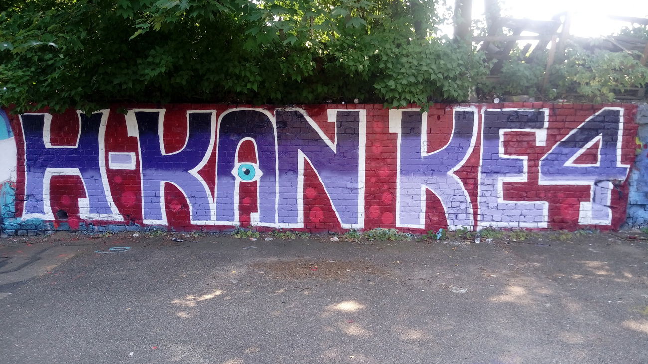 Graffiti Wall - Photo by G0Tt - hkan, kefir, ke4