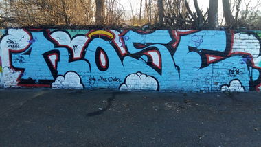 Graffiti Wall - Photo by G0Tt - rose, rokoe, rip.rose