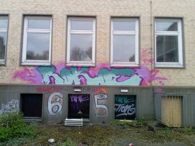 Graffiti Wall - Photo by G0Tt - rokoe, quick, rose