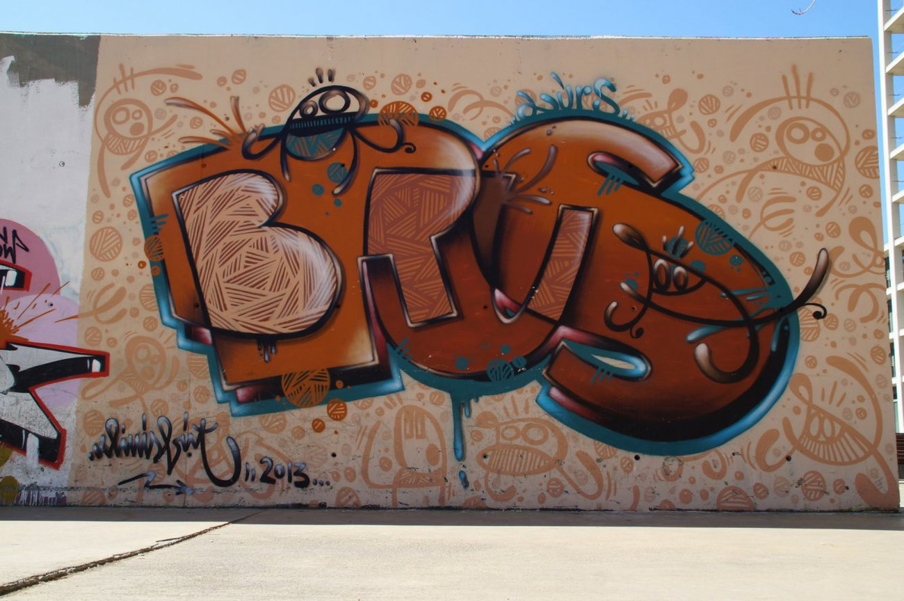Graffiti Wall - Photo by GBBI - brus, barcelona