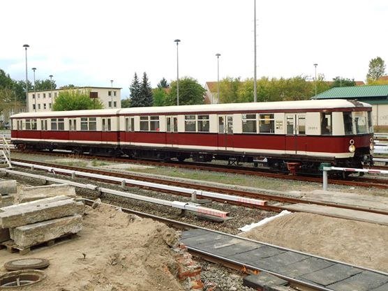 Graffiti Train - Photo by GBBI - sbahn, berlin, oldschool