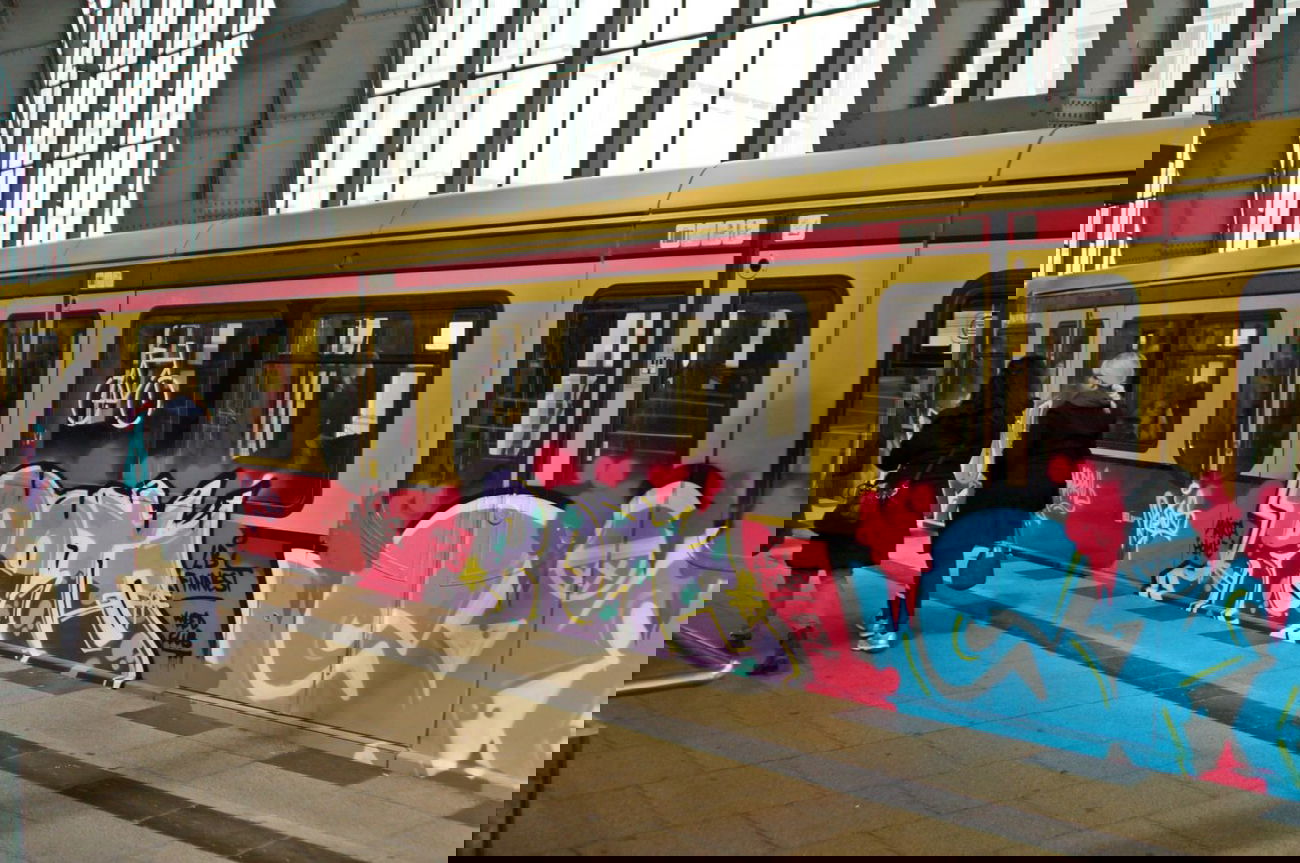 Graffiti Train - Photo by GBBI - reto, berlin, sbahn