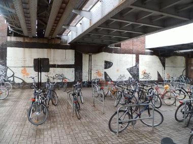 Graffiti Bombing - Photo by GBBI - crn, berlin (2008)