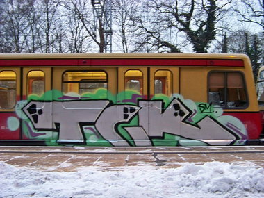 Graffiti Train - Photo by GBBI - tck, berlin, sm