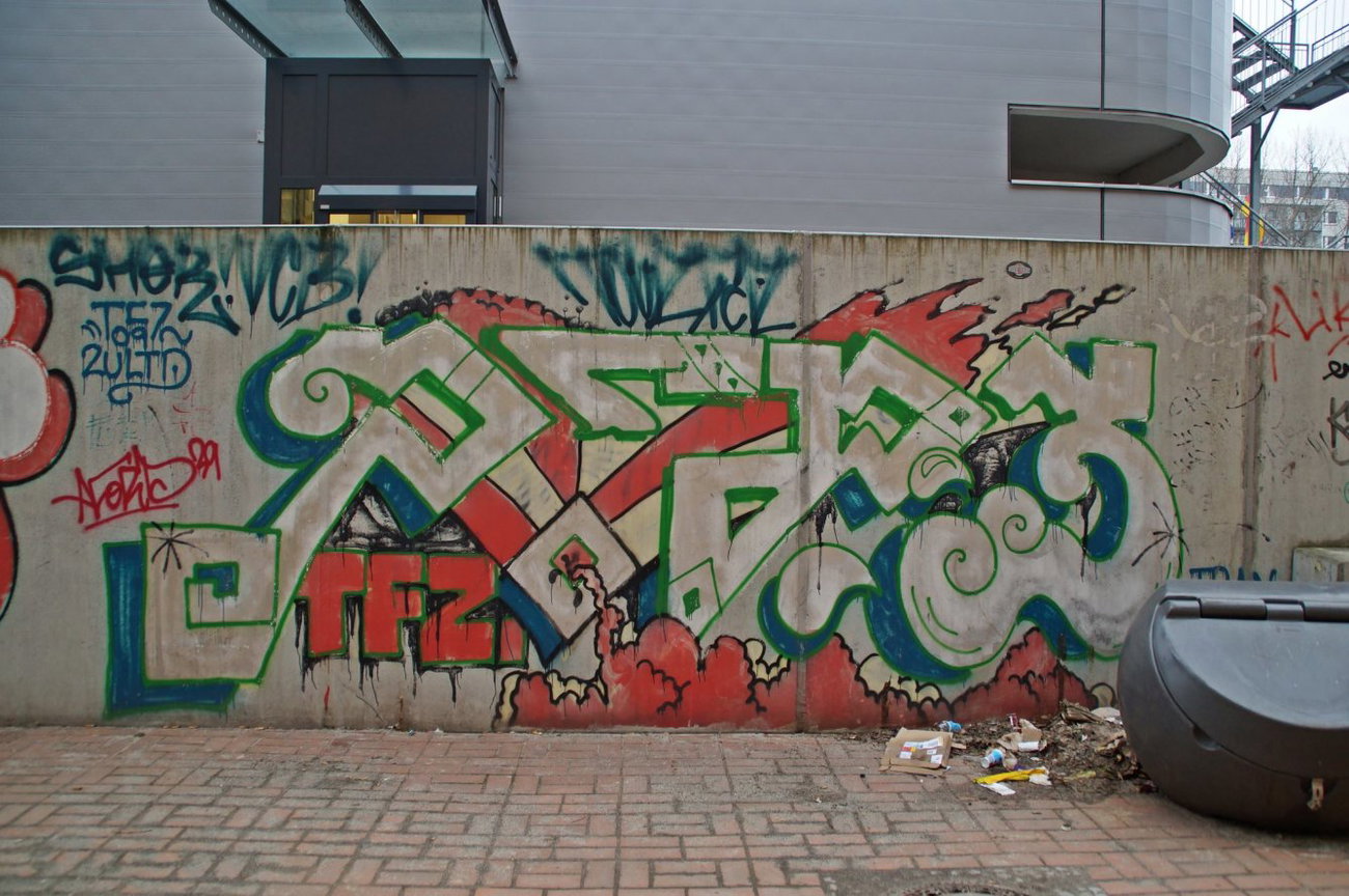 Graffiti Wall - Photo by GBBI - peps, tfz, 2ultd