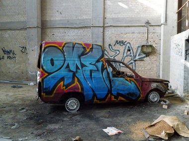 Graffiti Bombing - Photo by GBBI - omek, ewos