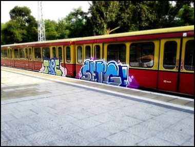 Graffiti Train - Photo by GBBI - tape, serg, sbahn