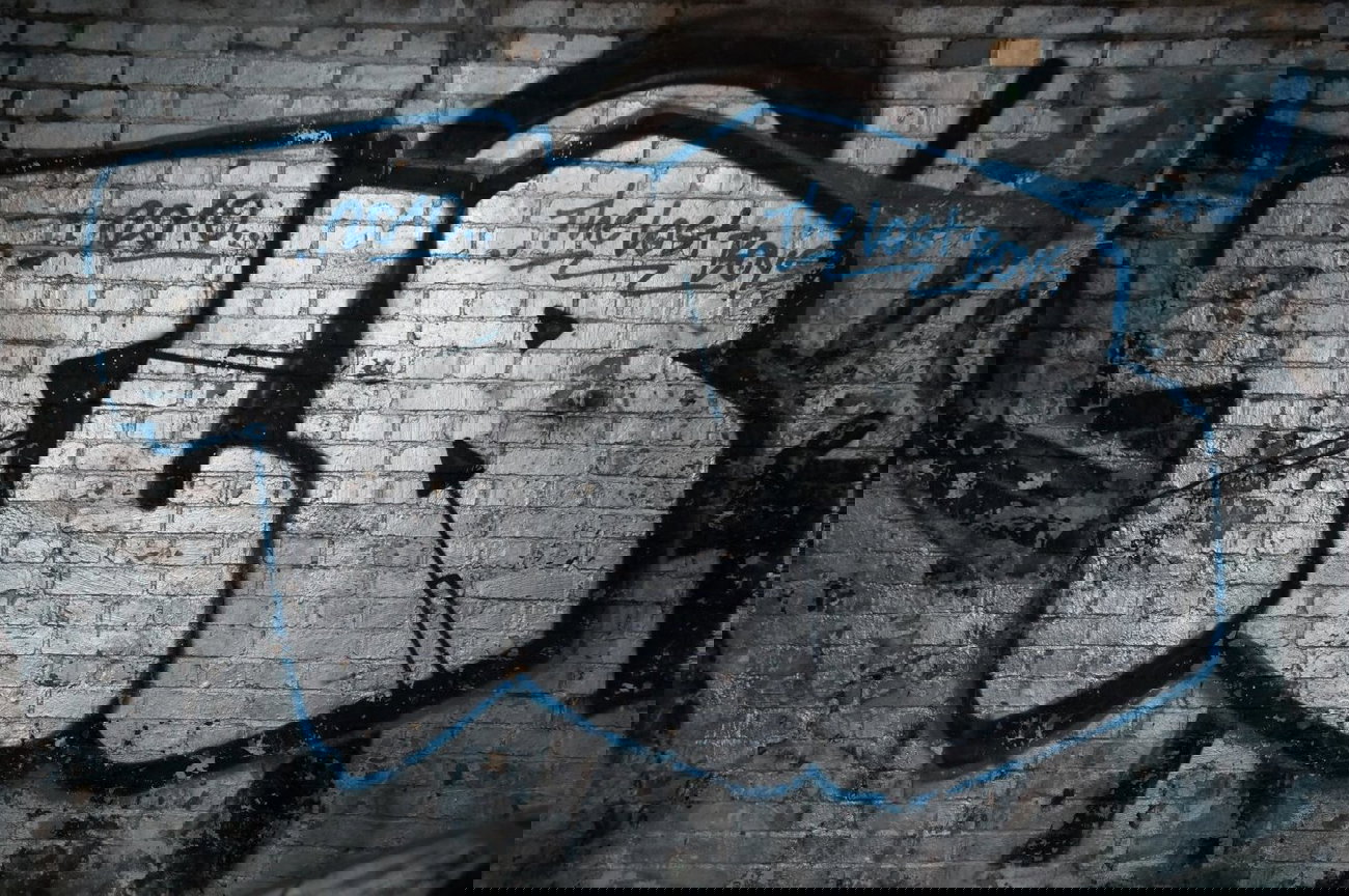 Graffiti Bombing in Berlin - Photo by GBBI - tlb, the, lost (2010)