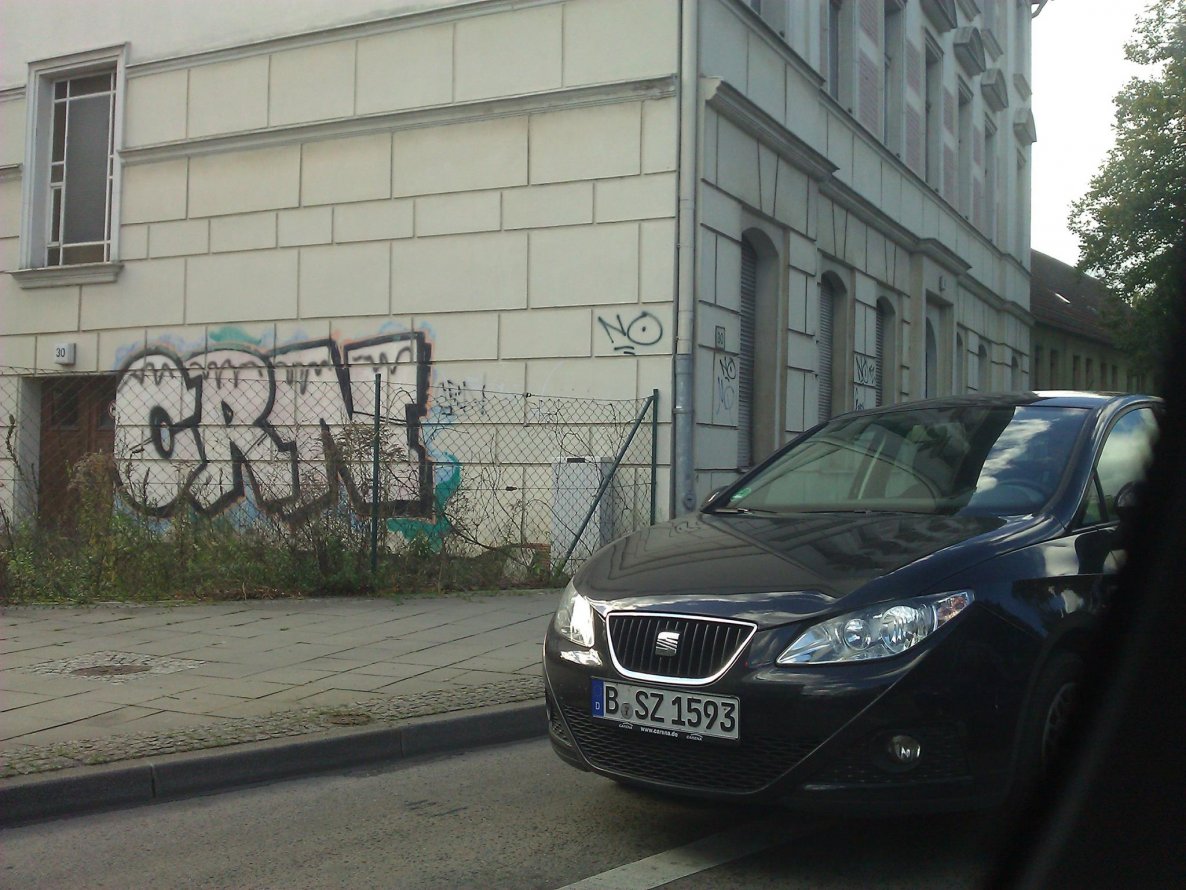 Graffiti Wall in Berlin - Photo by GBBI - crn, berlin