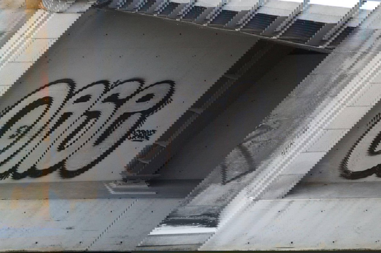 Graffiti Bombing in Berlin - Photo by GBBI - oase, spair, berlin