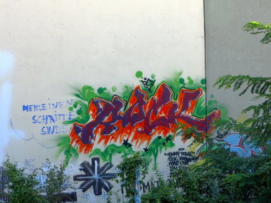 Graffiti Wall in Berlin - Photo by GBBI - rock, berlin (2009)