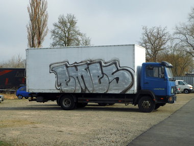Graffiti Bombing - Photo by GBBI - emes, berlin