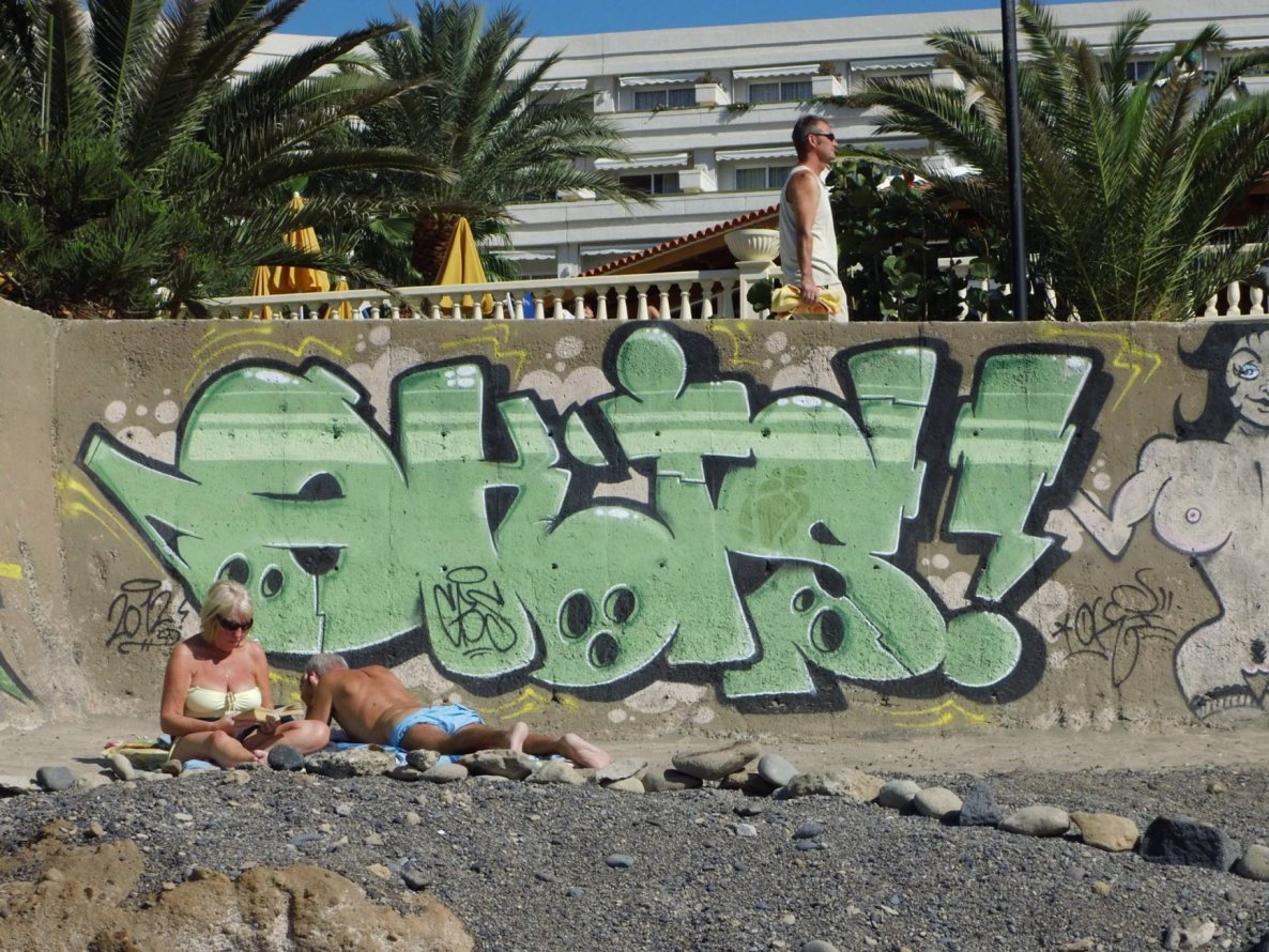 Graffiti Wall - Photo by GBBI - okis