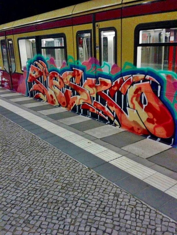 Graffiti Train - Photo by GBBI - resko, sbahn, berlin