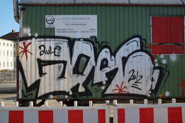 Graffiti Bombing - Photo by GBBI - qooc, berlin