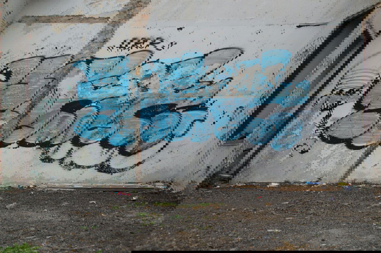 Graffiti Bombing - Photo by GBBI - horor, barcelona