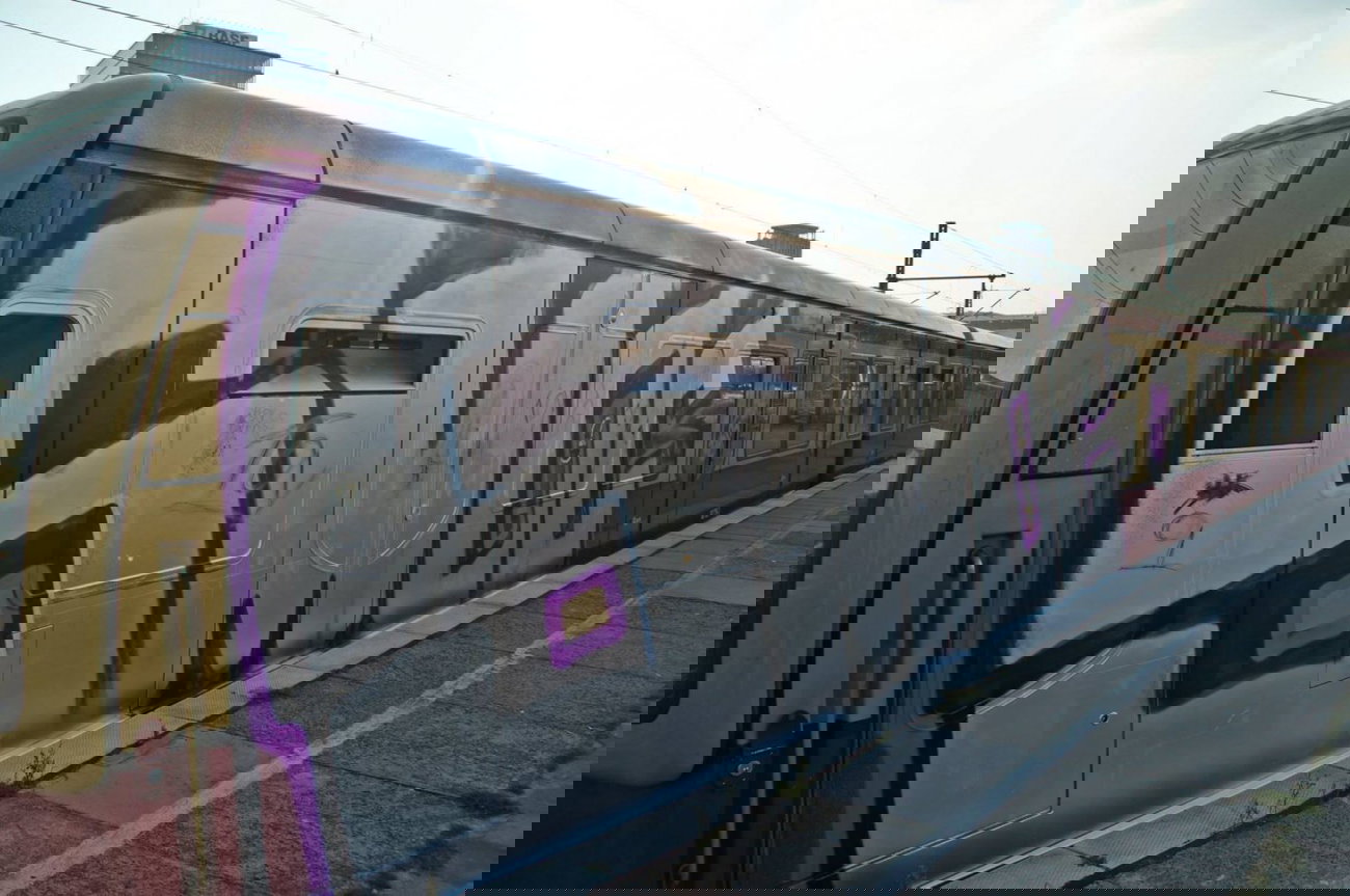 Graffiti Train - Photo by GBBI - smoc, berlin