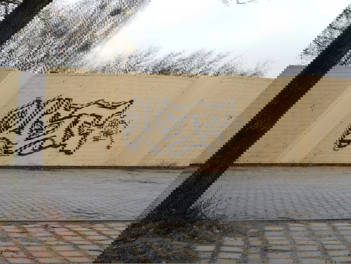 Graffiti Wall - Photo by GBBI - usf, pokar, pocär