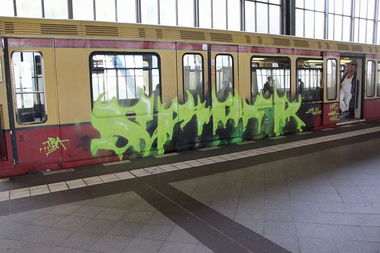 Graffiti Train - Photo by GBBI - spider, tba, berlin
