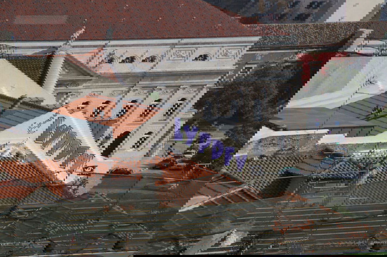 Graffiti Bombing - Photo by GBBI - lyp, dfv, lissabon